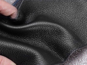 Cách làm phẳng áo da bị nhăn tại nhà đơn giản hiệu quả cao