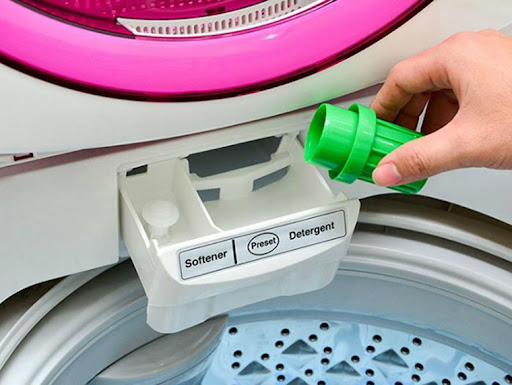 cách giặt quần áo thơm lâu bằng máy giặt