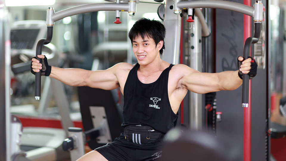 Tập gym bị rạn da