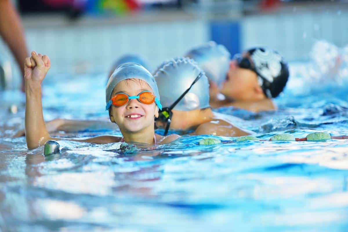 7 bước dạy bơi cho trẻ đúng cách