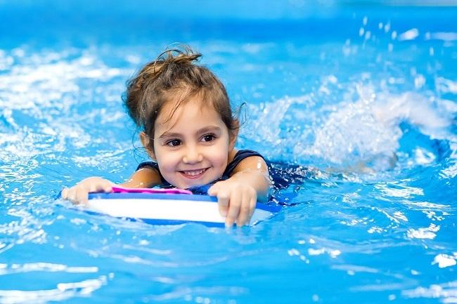 7 bước dạy bơi cho trẻ đúng cách